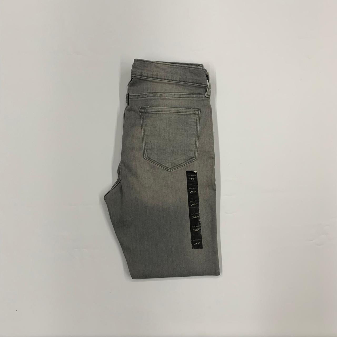 PANTALÓN BANANA REPUBLIC COLOR GRIS DESLAVADO PETITE SKINNY