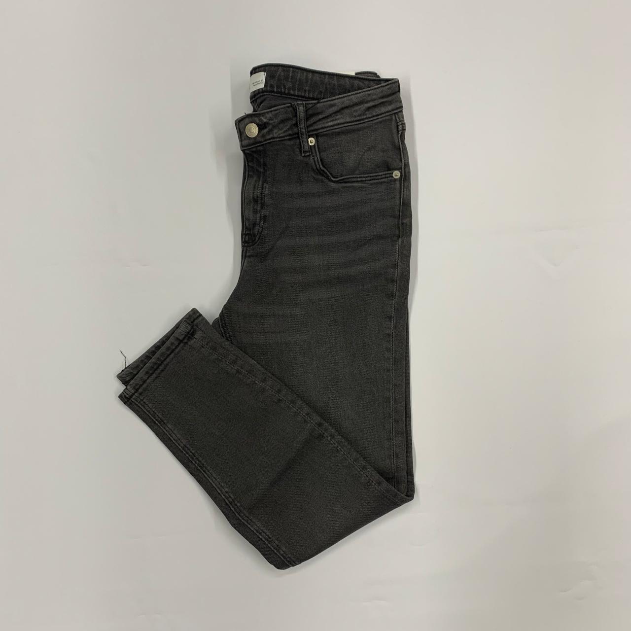 PANTALÓN ZARA COLOR NEGRO DESLAVADO SKINNY