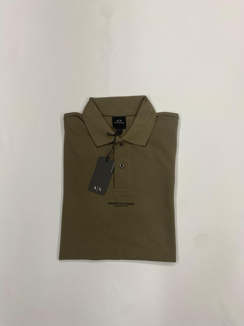 POLO  ARMANI EXCHANGE CORTE REGULAR COLOR VERDE SECO
