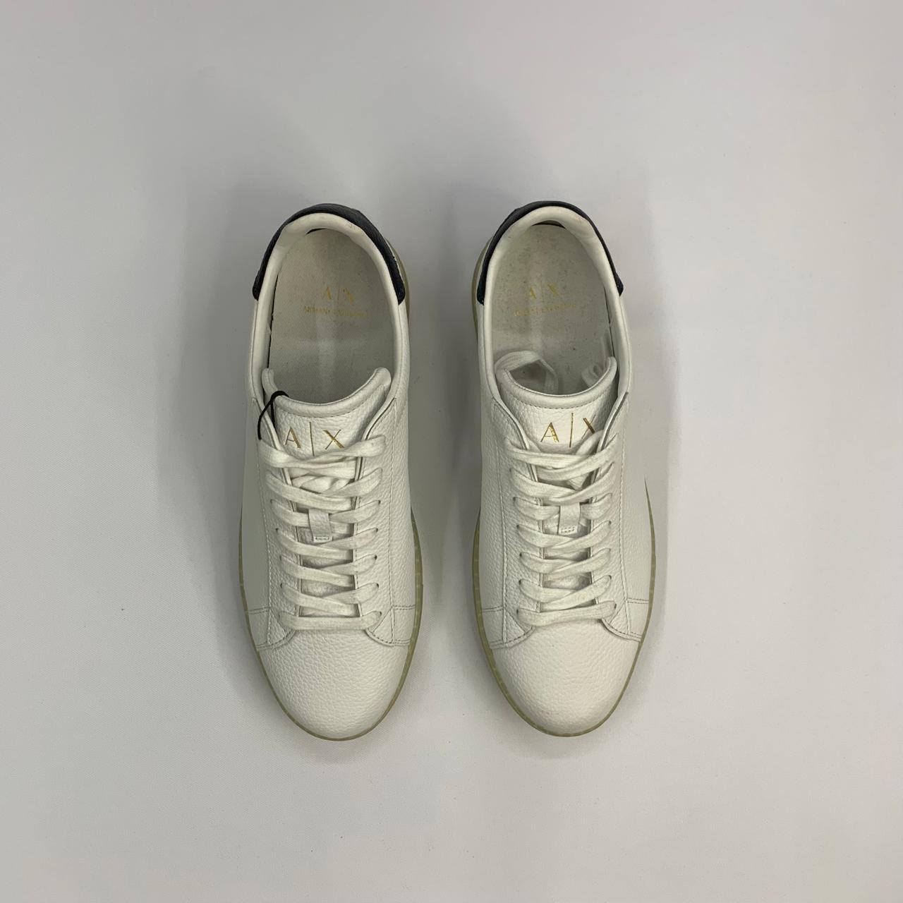 TENIS ARMANI EXCHANGE COLOR BLANCO Y AZUL